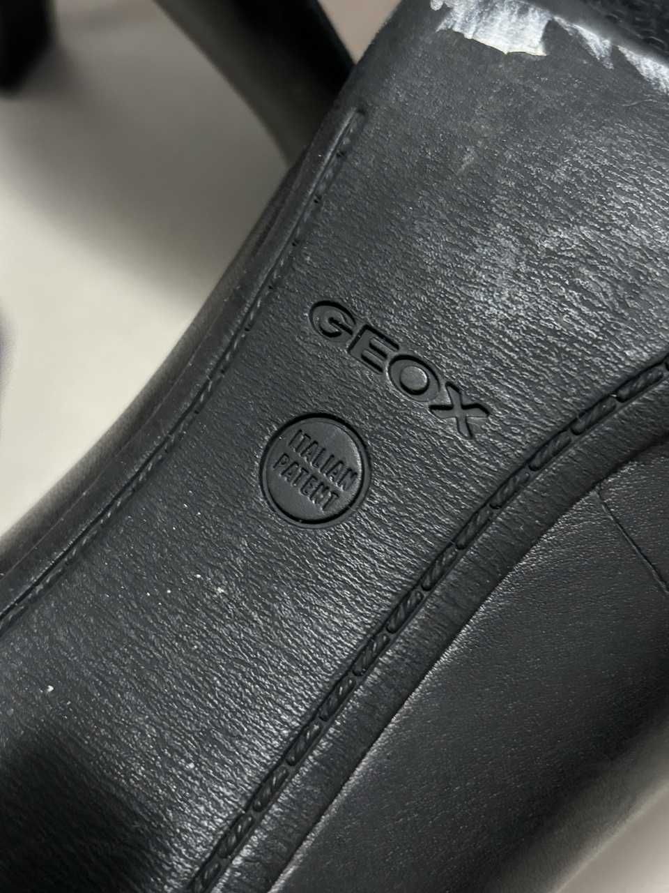 Czółenka Geox Respira na obcasie