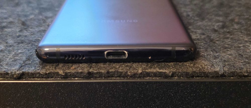 Samsung Galaxy S20 FE 128GB com 5 capas