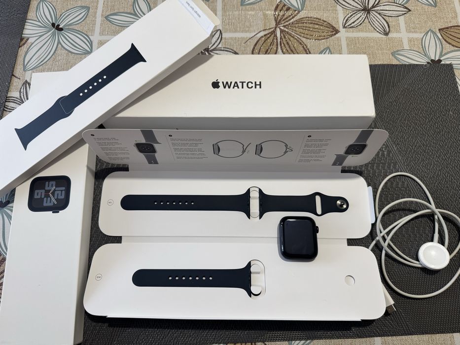 Смарт-часы Apple Watch SE GPS 44mm