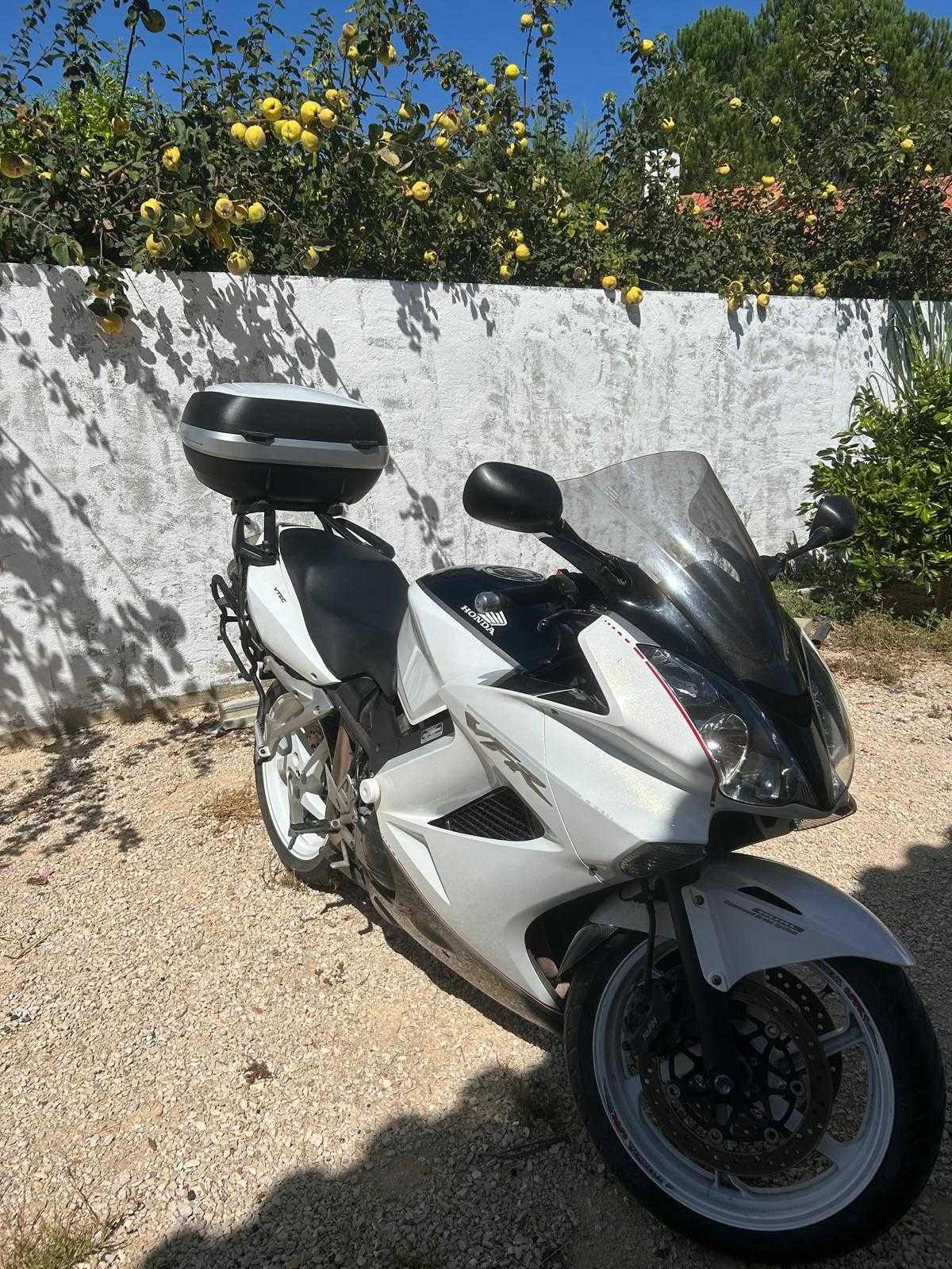 VFR 800 - em excelente estado