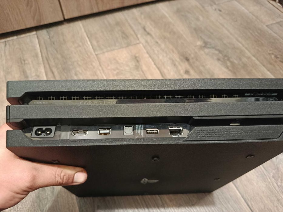 Sony PlayStation 4 Pro CUH-7216B (3я Ревизия)