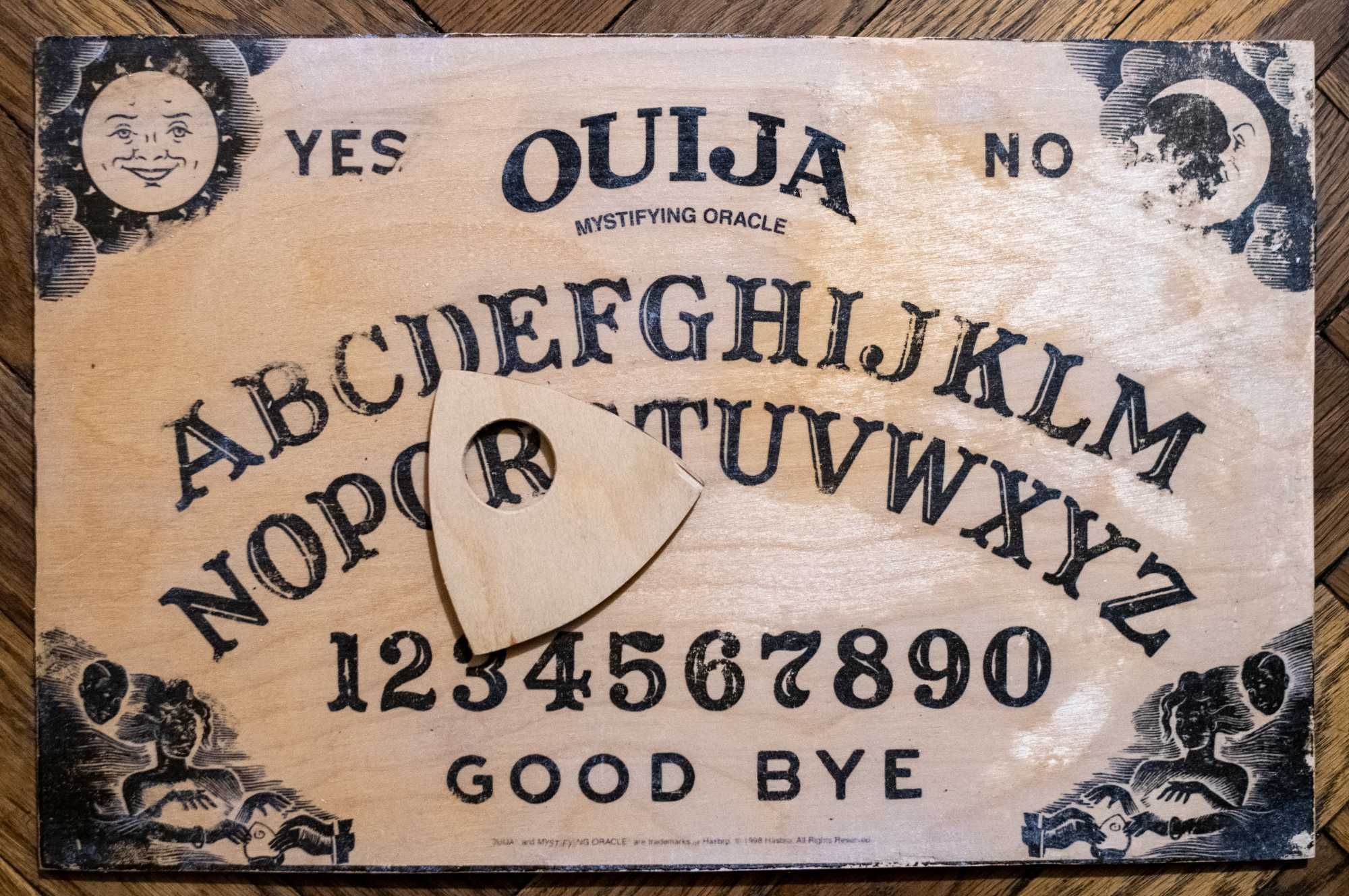 Tablica Ouija wywoływanie duchów halloween plansza spirytyzm