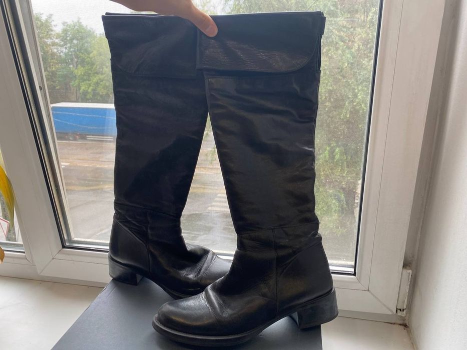 Чоботи демисезоні чорні шкіряні високі