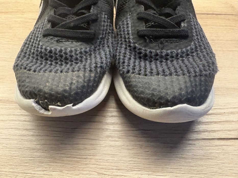 Trampki Nike r. 33 uszkodzone