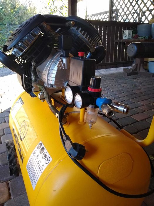 Kompresor tłokowy olejowy