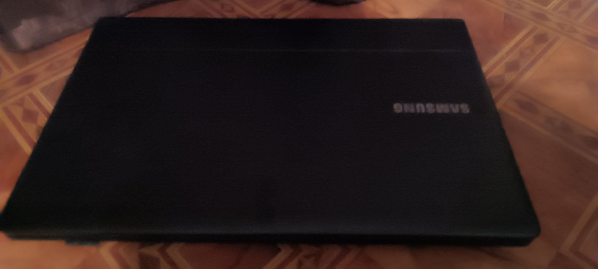 Отличный ноутбук Samsung np300e5x