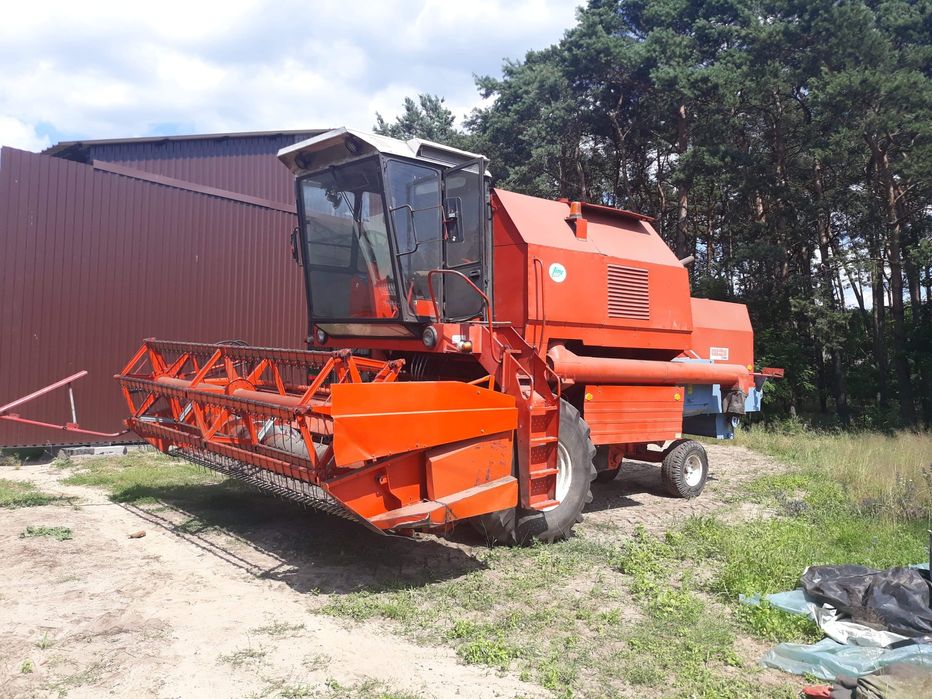 Kombajn Bizon Rekord Z058