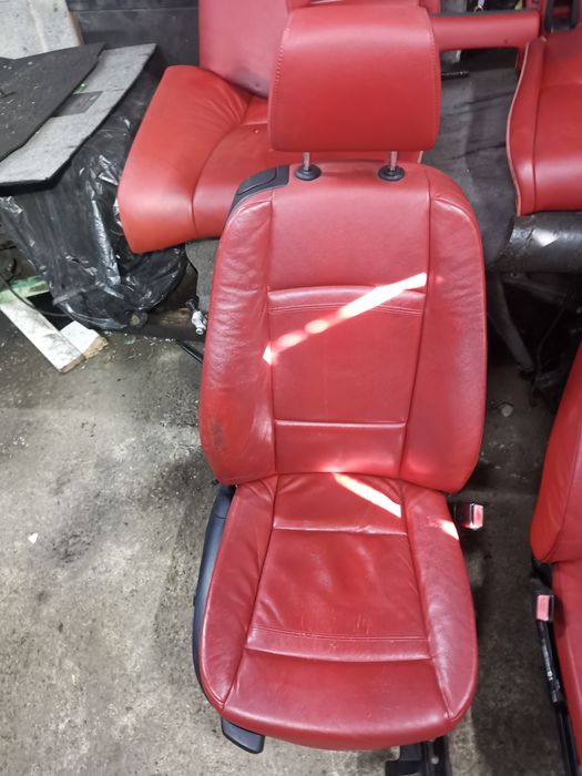 BMW E92 fotele czerwona skóra + boczki