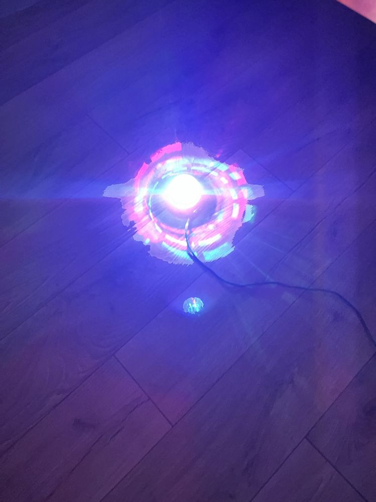 Świetny projektor cieni z pilotem