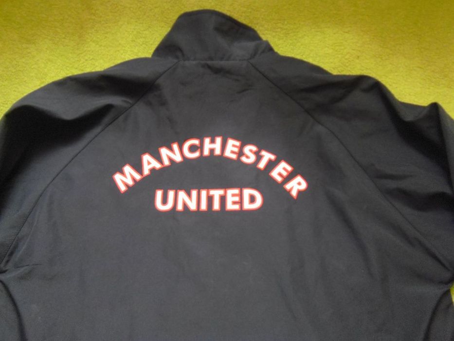 Bluza Manchester United na zamek ściągacz jak nowa roz.17 chłopak