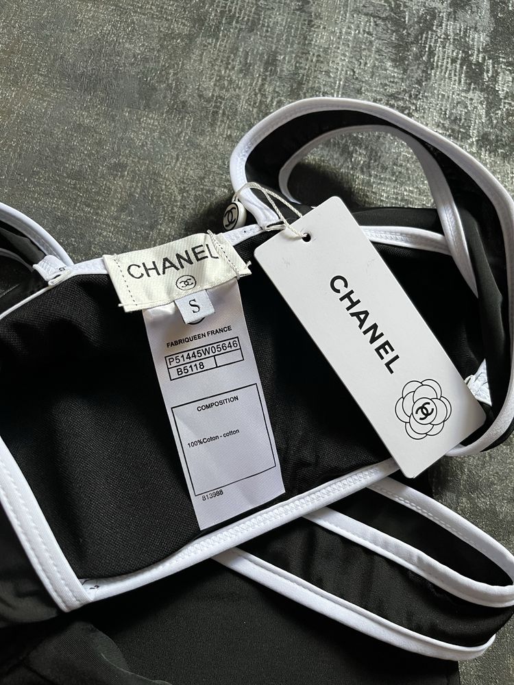 Суцільний купальник Chanel