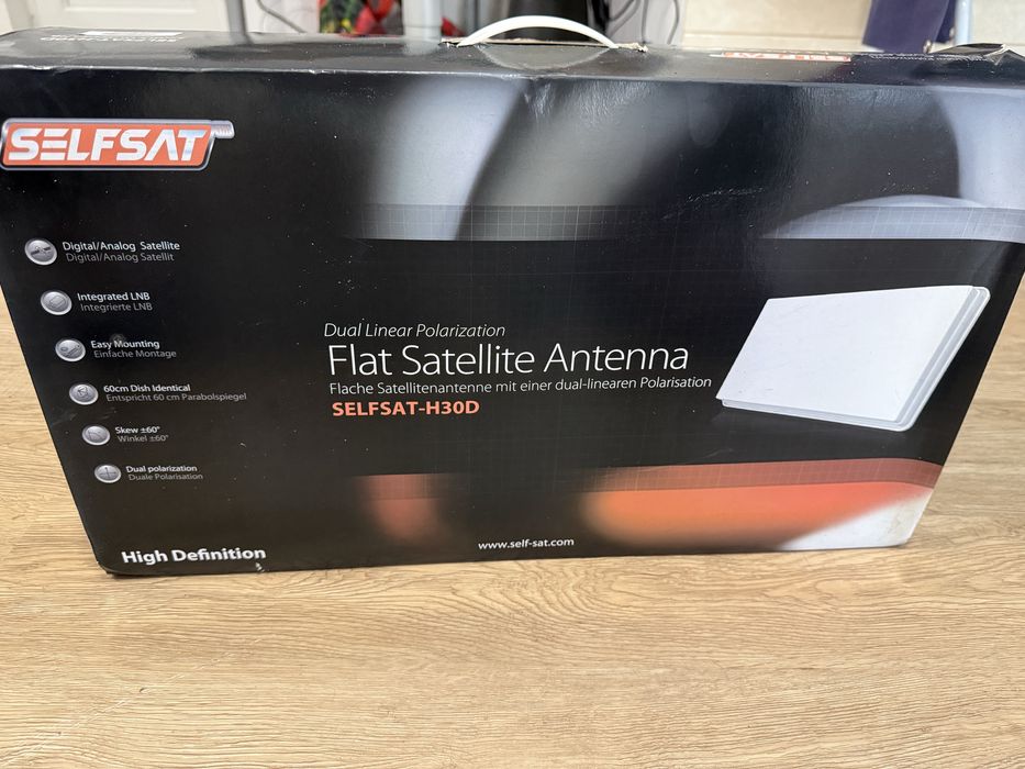 Antena satélite plana Selfsat H30D