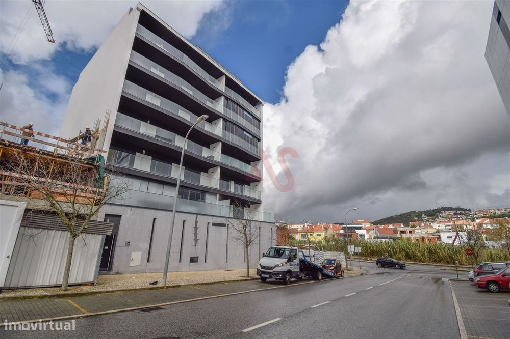 Apartamento T3 NOVO com 2 Varandas espaçosas , 1 Lugar de Garagem, 3 Q