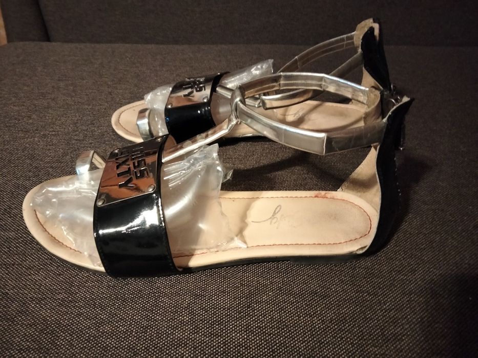 Босоножки женские