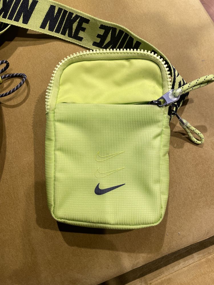 Сумка nike double swoosh