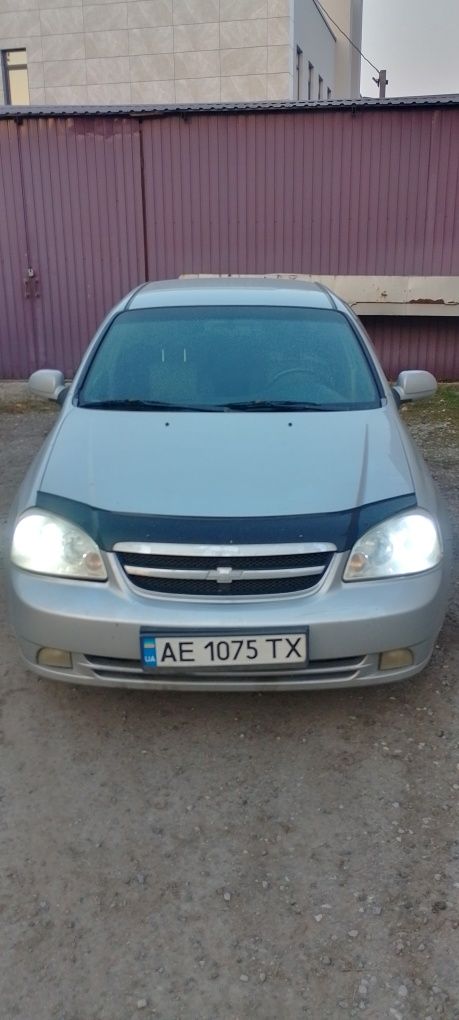 Продам Chevrolet  lacetti 1.8 автомат