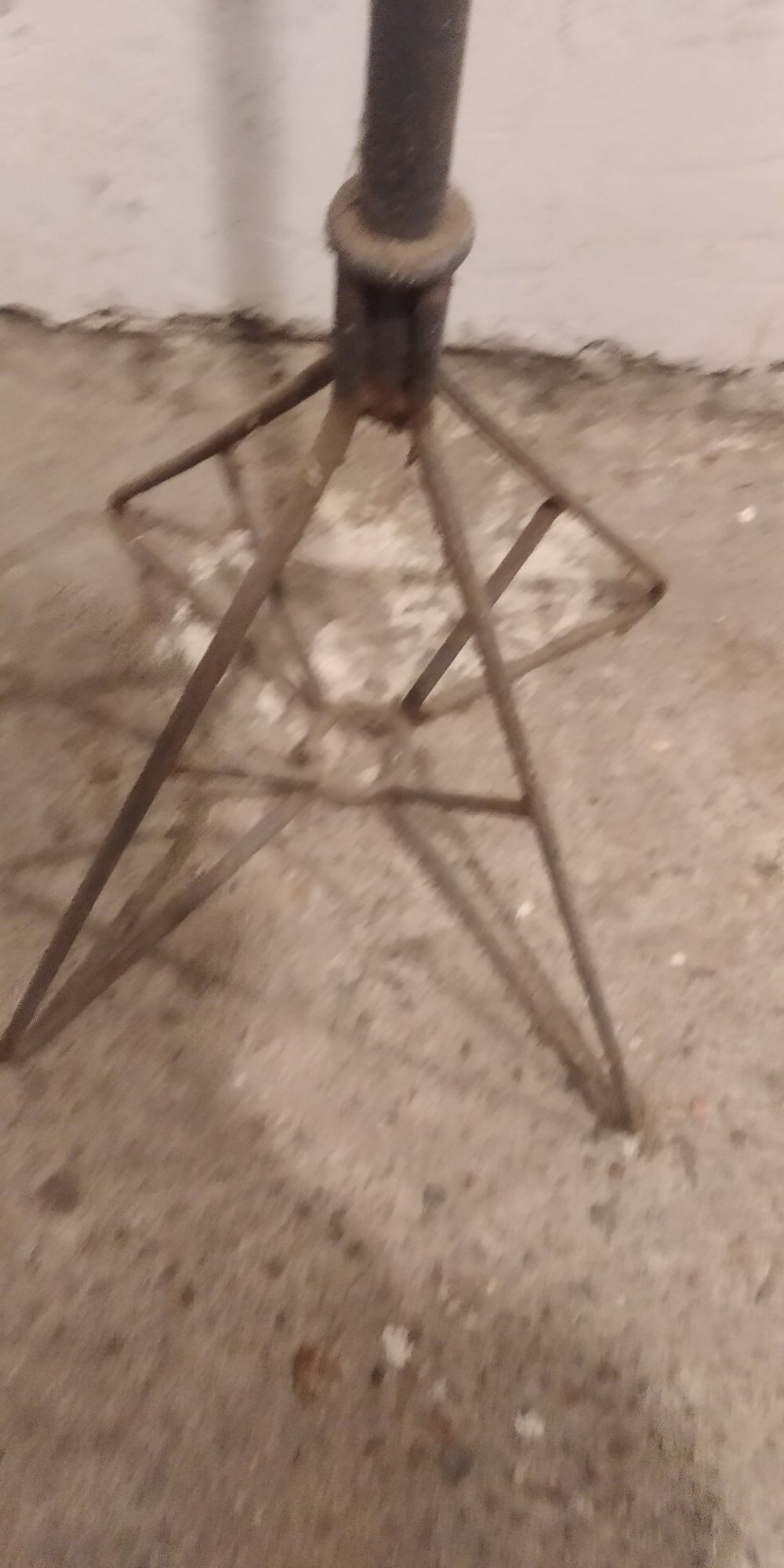 Wieszak metalowy zabytek