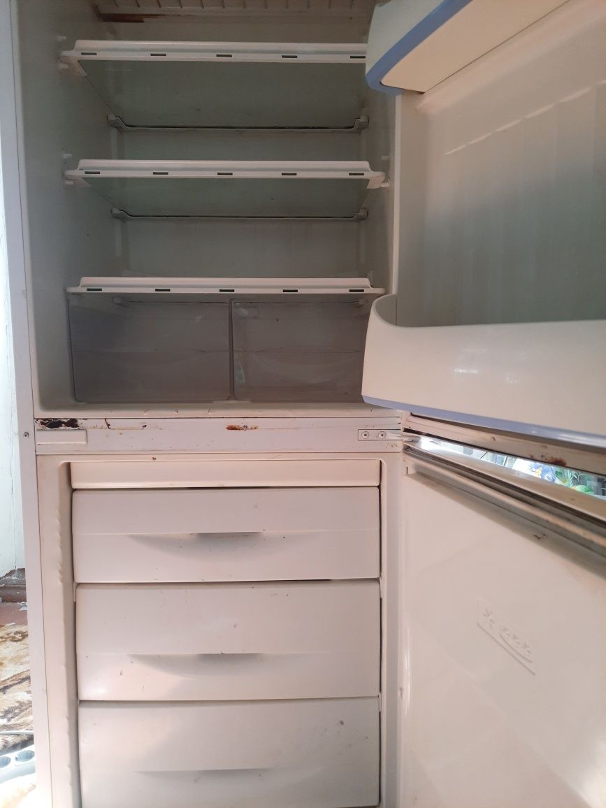 Холодильник Ardo в отличном состоянии.  Тел.:+380962374755.