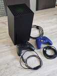 Xbox Series X 1000GB + 2 Pady