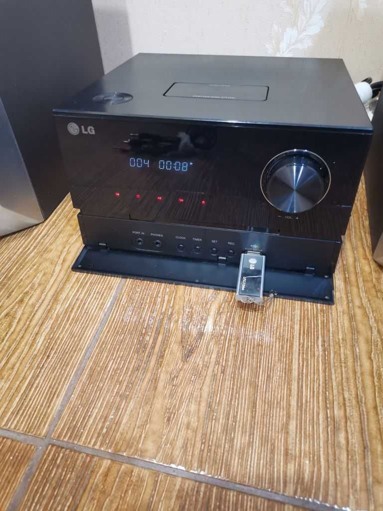 Музыкальный центр USB усилитель Hi-Fi  LG XA146 колонки LG FE-515E