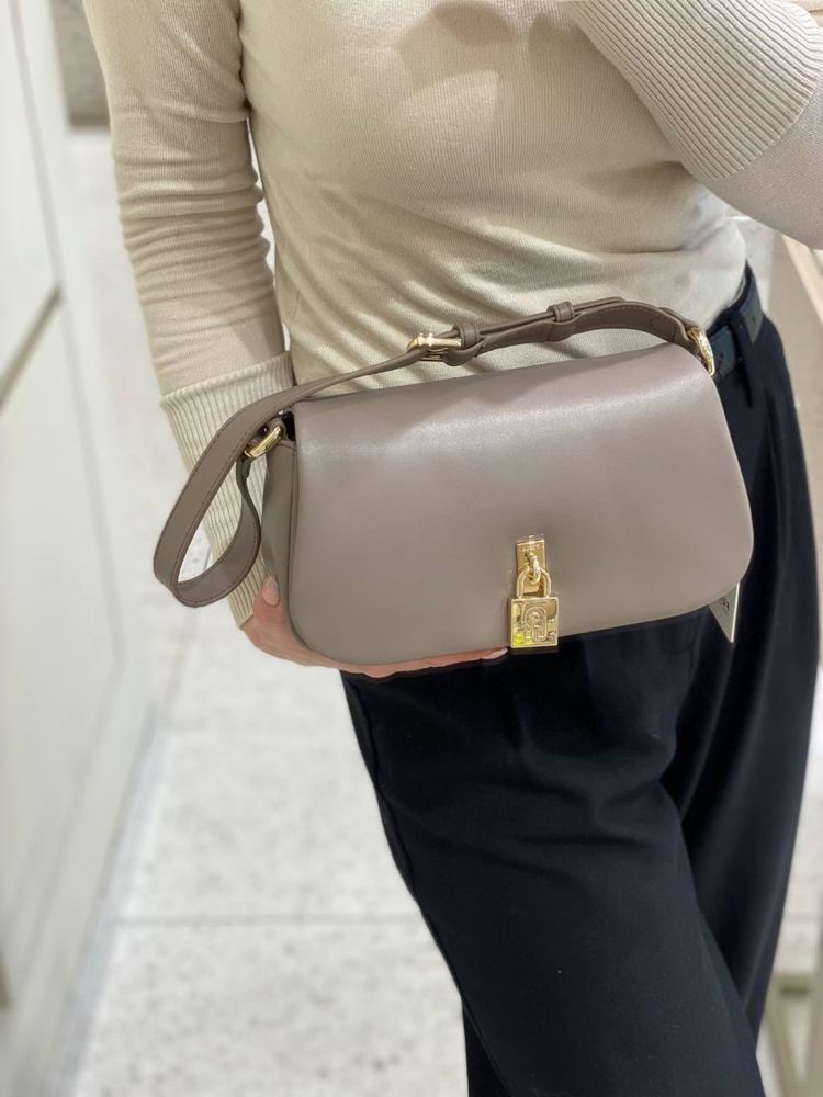 Furla сумка шкіряна у кольорах чорна, беж, сіра в наявності