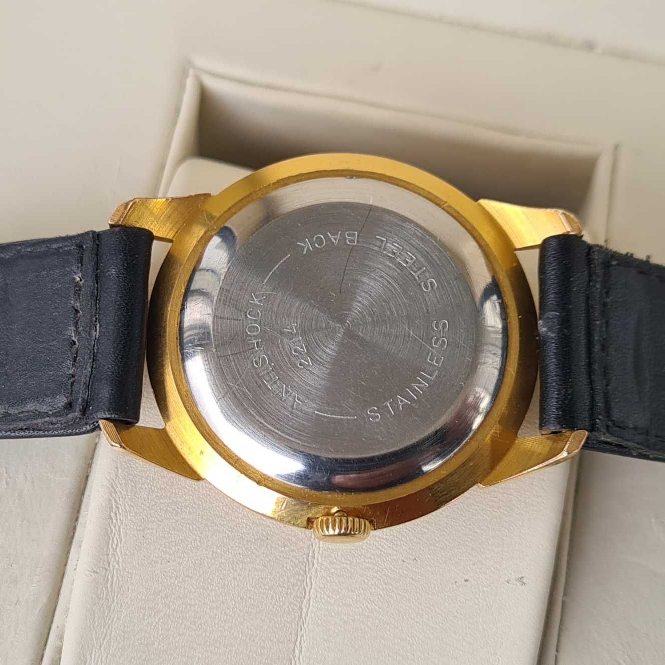 Zegarek Boctok grubo złocony au 20 mikr lata 60-te Wostok