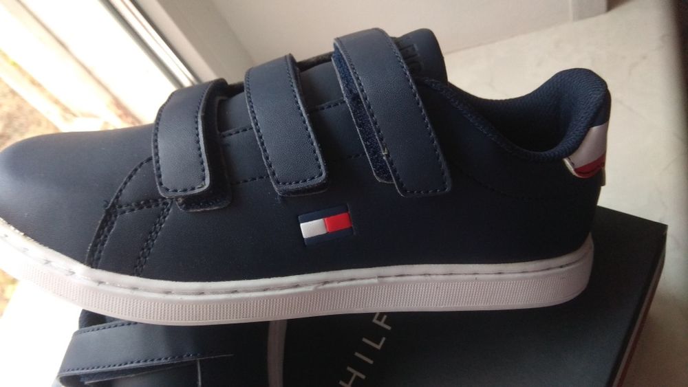 Кроссовки новые .Кроссовки новые