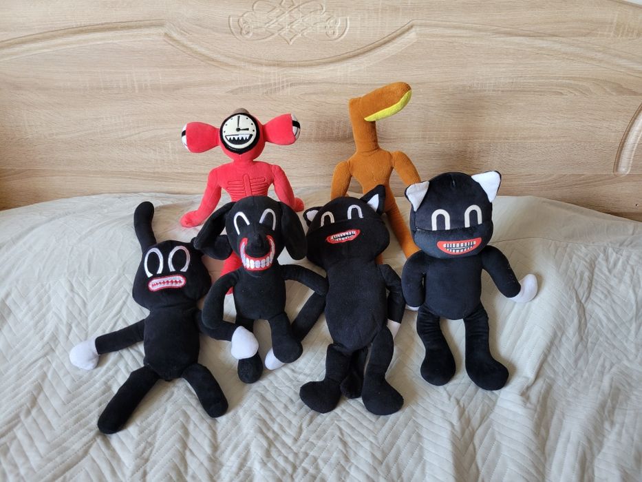 М'які іграшки з серії "Сиреноголовий"