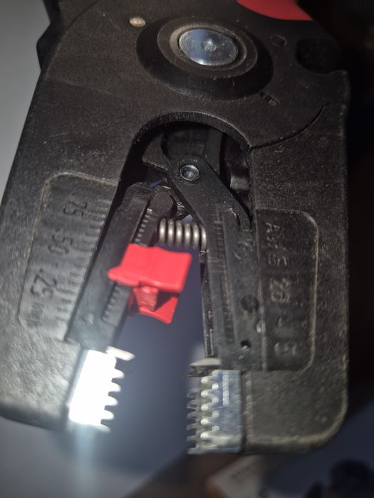 Zciągacz izolacji knipex