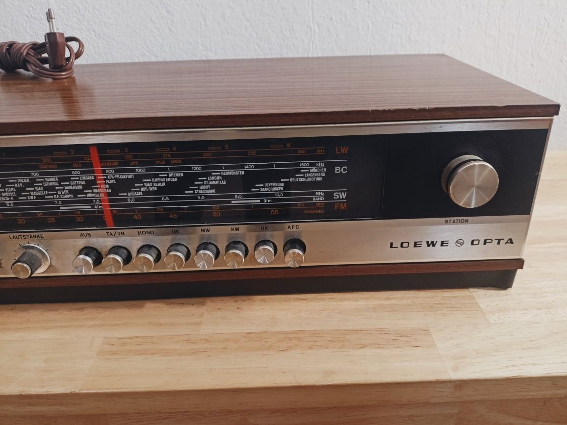 Radio że wzmacniaczem Live-ST234.