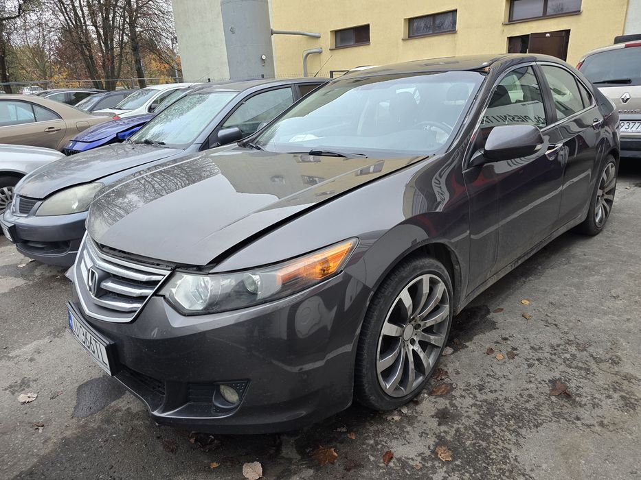 Honda Accord uszkodzona blacharsko