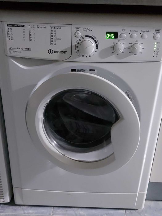 Maquina lavar Indesit