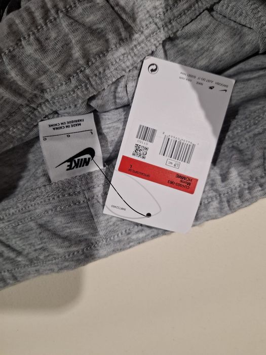 Szare spodenki Nike Tech Fleece