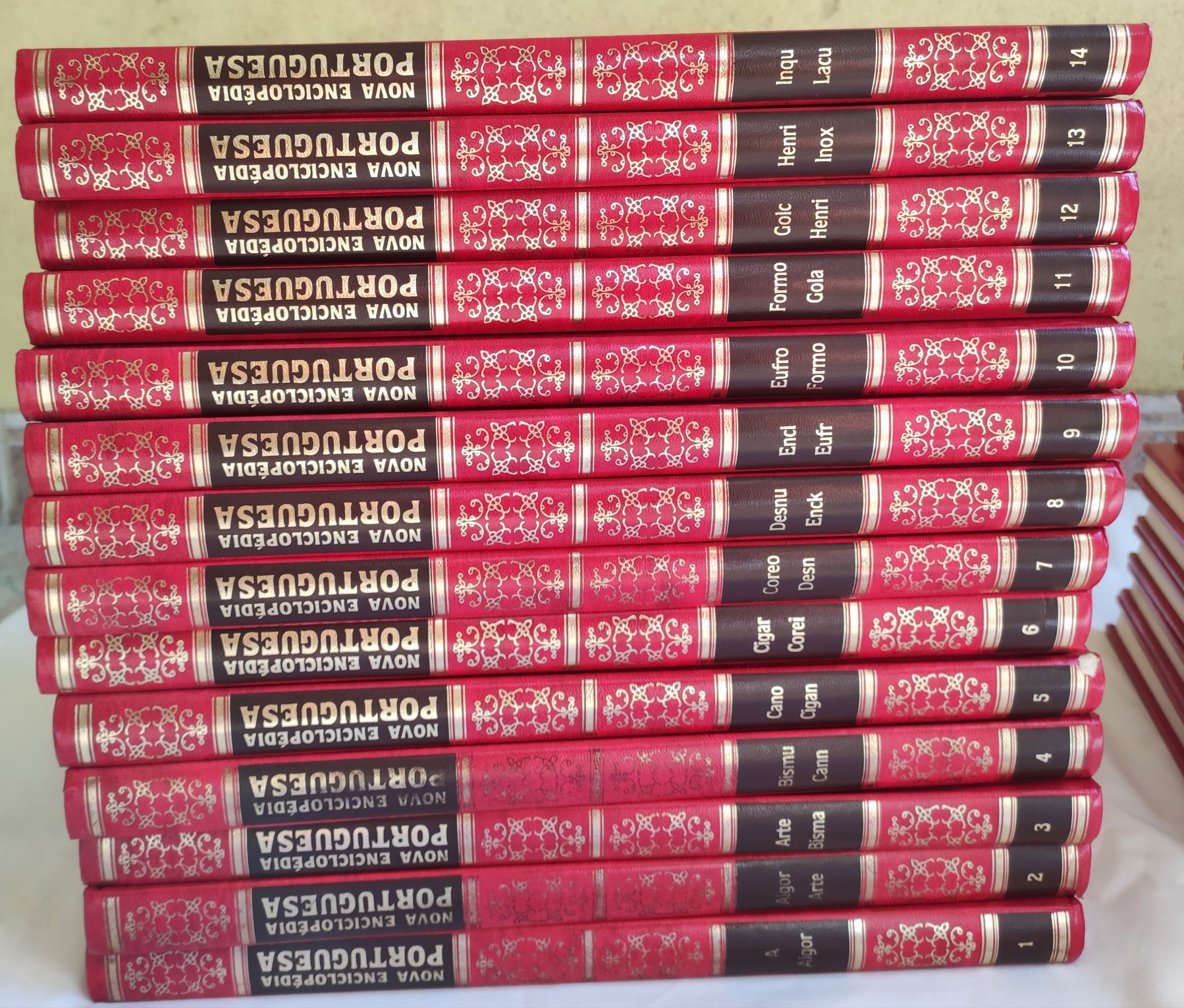 Nova Enciclopédia Portuguesa - 26 volumes