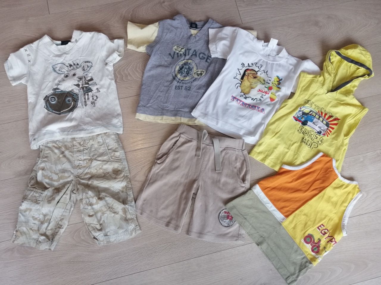 8. Zestaw paka ubrań dla chłopca r. 98 Next, Old Navy, H&M, Disney