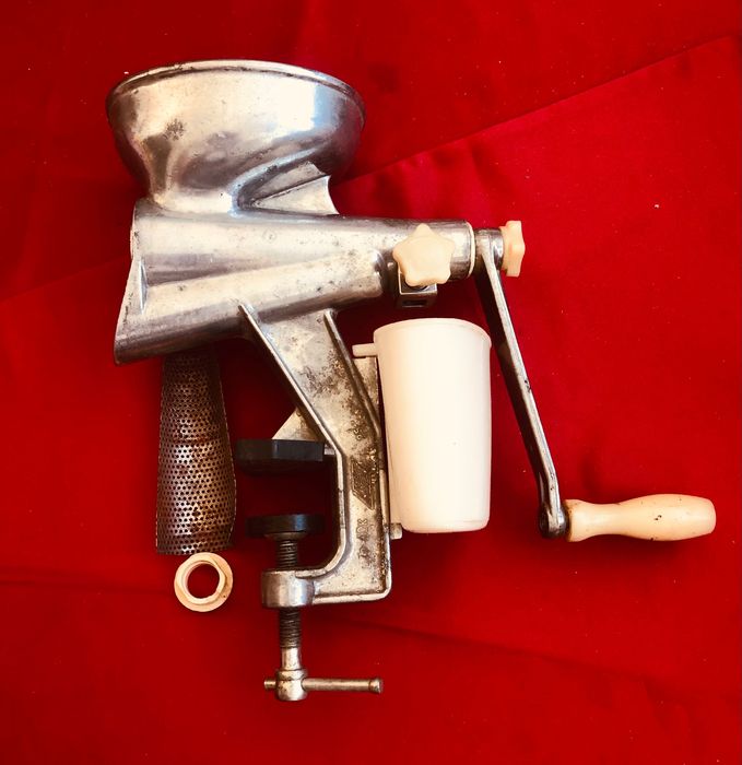 Продам соковыжималка СБ-2 , СССР бу