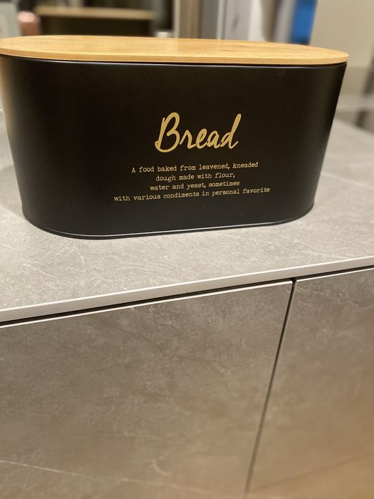 Chlebak z pokrywką  bambusową - deska do krojenia, czarny Altom Design