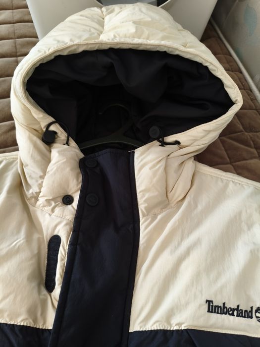 Kispo de cor beje e preto da marca Timberland