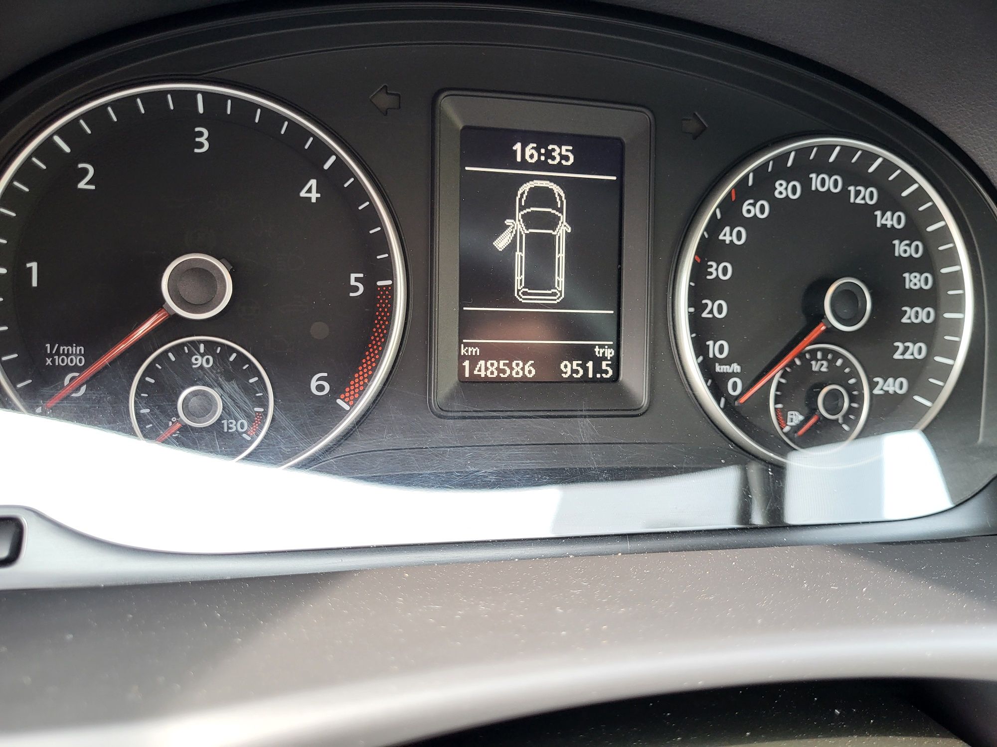 VW Touran od osoby prywatnej. 148 tyś przebiegu. Wersja 7 osobowa..