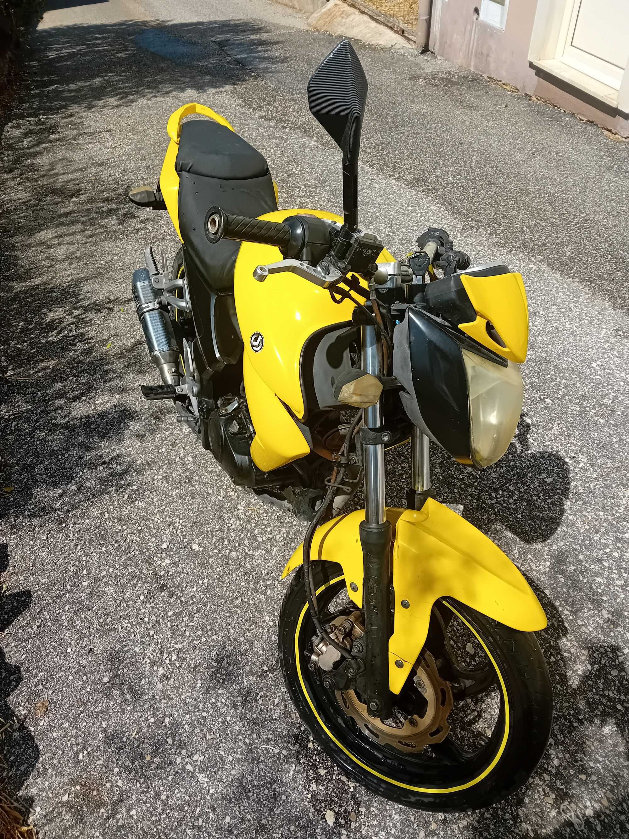Sym wolf 125cc amarela