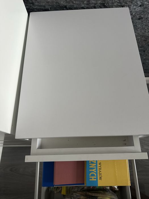 Biała komoda/organizator biurowy na kółkach