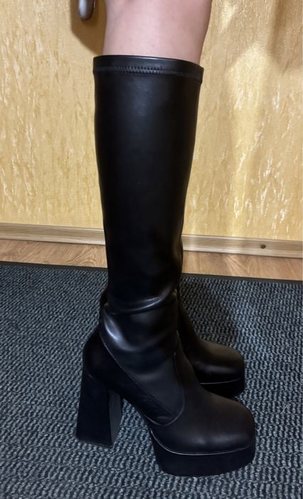 Демісезоні шкіряні ботфорти до коліна