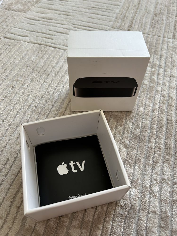 Коробка від Apple TV
