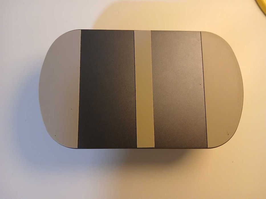 Wertykalny stojak na 2 laptopy