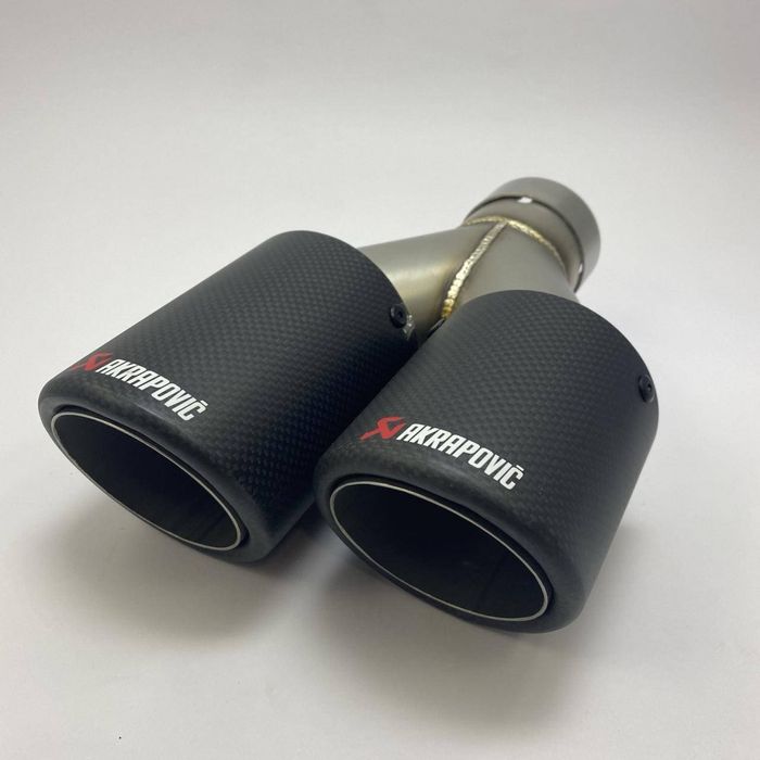 Насадка наконечник глушника Akrapovic 63-89 R-JB carbon d63мм L240мм