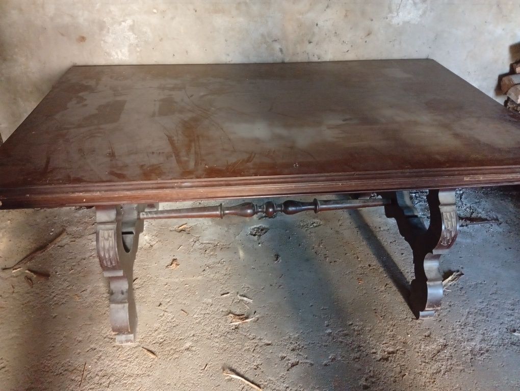 Mesa com 8 cadeiras
