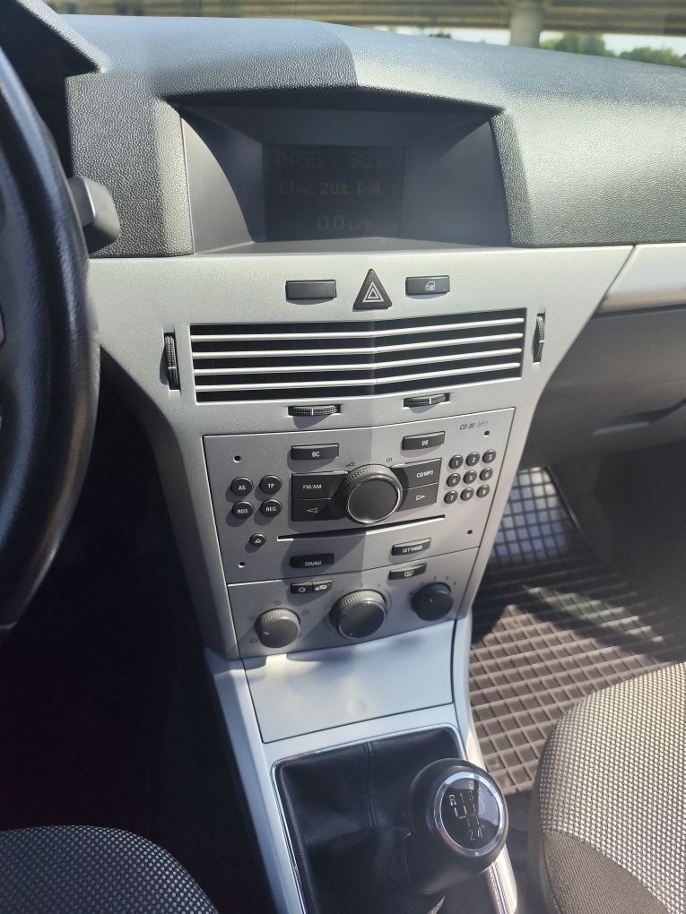 Opel Astra H Kombi 1.6 Benzyna 115 KM, 2009 r