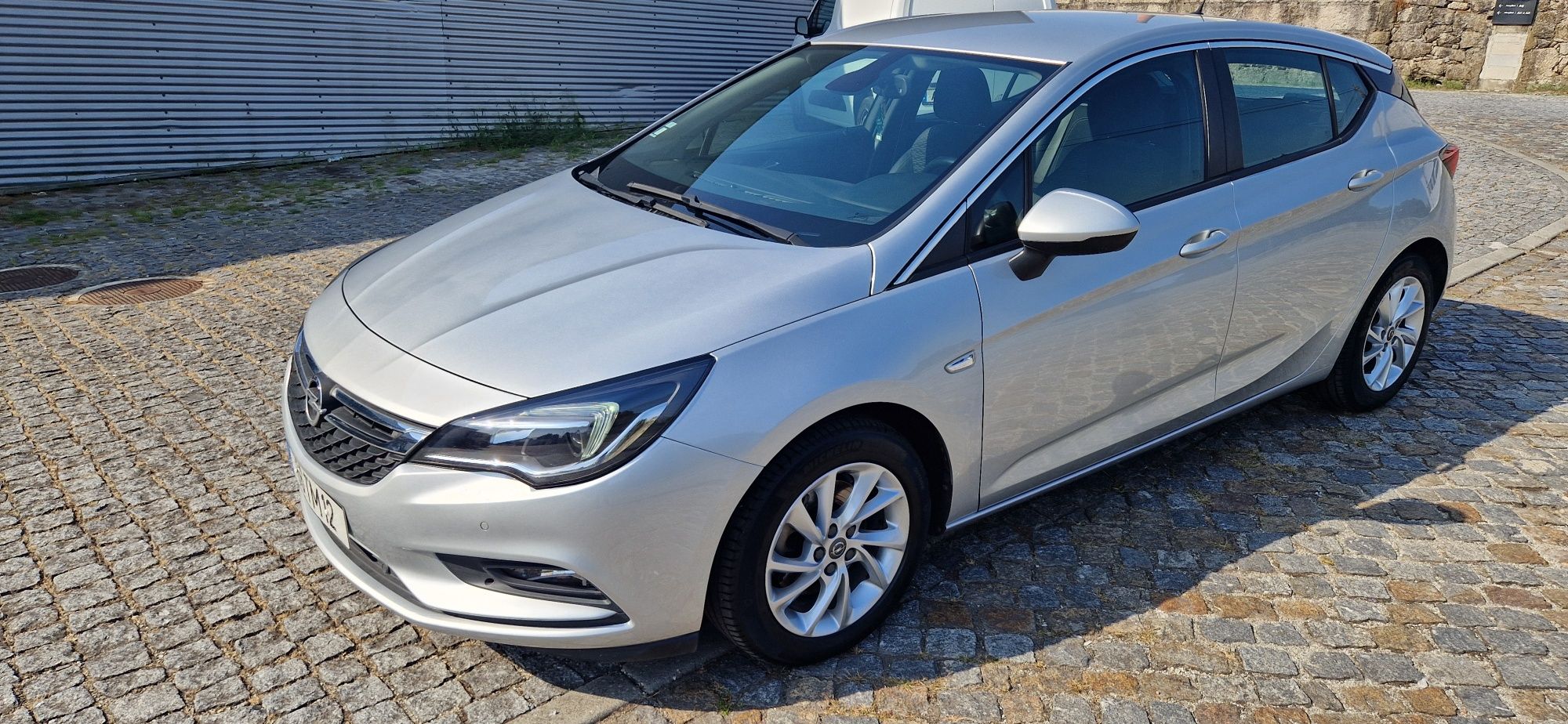 Opel Astra impecável poucos Kms