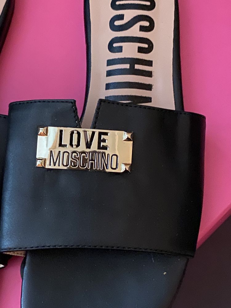 Кожаные шлёпанцы ,Moschino! Италия