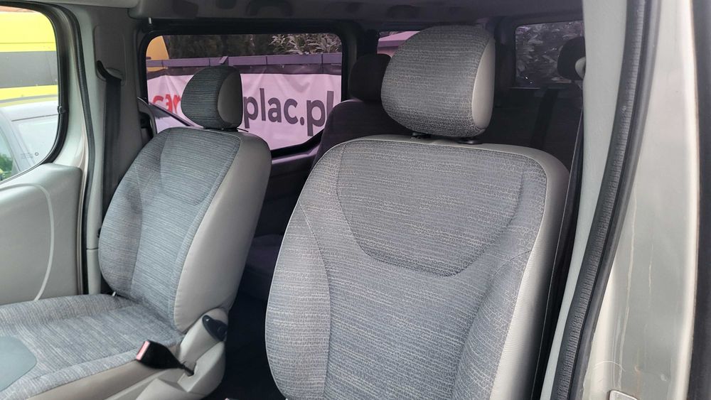 Wynajem Renault Trafic 9-osobowy